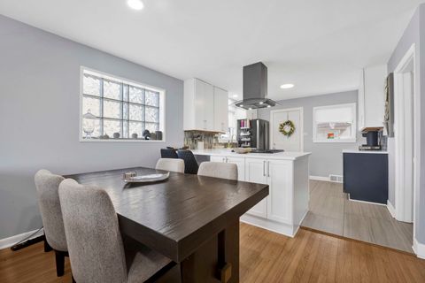 Tiny photo for 3815 Lawn Avenue, Western Springs, IL 60558 (MLS # 12606816)