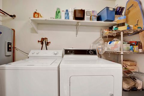 Tiny photo for 525 grove Street #4D, Evanston, IL 60201 (MLS # 12499777)