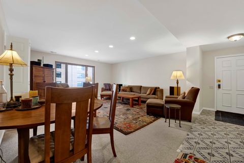 Tiny photo for 525 grove Street #4D, Evanston, IL 60201 (MLS # 12499777)