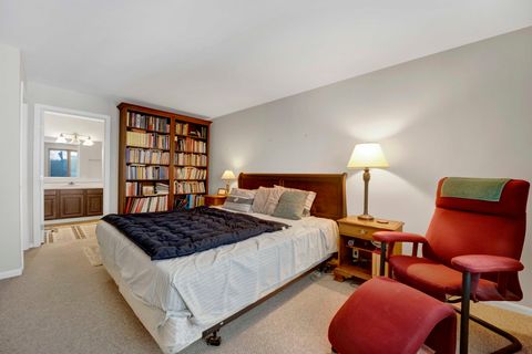 Tiny photo for 525 grove Street #4D, Evanston, IL 60201 (MLS # 12499777)
