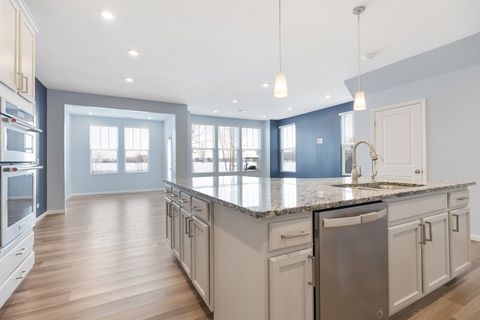 Tiny photo for 573 Watercress Drive, Aurora, IL 60504 (MLS # 12534833)