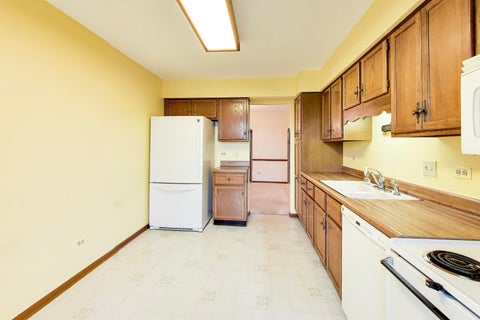 Tiny photo for 245 Windsor Lane #C, Willowbrook, IL 60527 (MLS # 12684712)