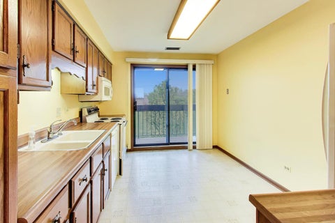Tiny photo for 245 Windsor Lane #C, Willowbrook, IL 60527 (MLS # 12684712)