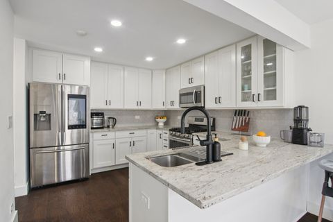 Tiny photo for 43 Oak Creek Court, Burr Ridge, IL 60527 (MLS # 12594531)