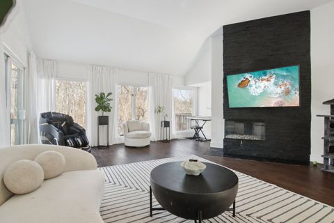 Tiny photo for 43 Oak Creek Court, Burr Ridge, IL 60527 (MLS # 12594531)