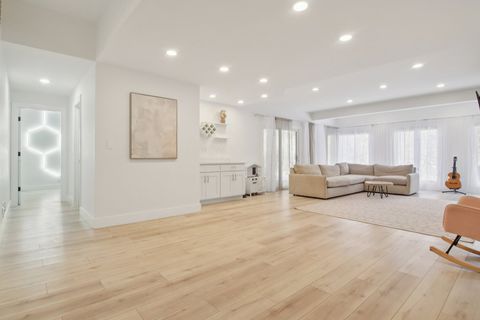 Tiny photo for 43 Oak Creek Court, Burr Ridge, IL 60527 (MLS # 12594531)