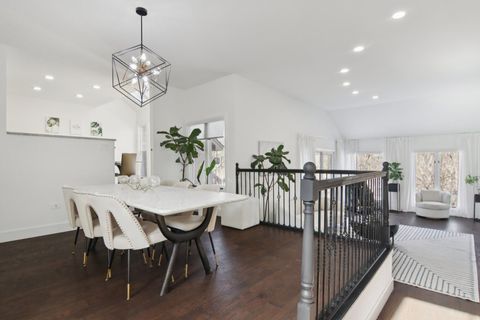 Tiny photo for 43 Oak Creek Court, Burr Ridge, IL 60527 (MLS # 12594531)