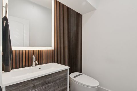 Tiny photo for 43 Oak Creek Court, Burr Ridge, IL 60527 (MLS # 12594531)