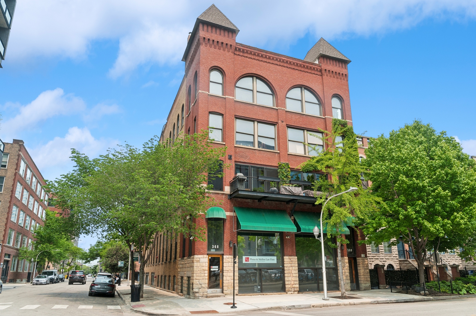 368 W Huron Street 5