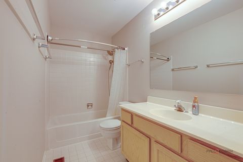 Tiny photo for 543 Grosse Pointe Circle, Vernon Hills, IL 60061 (MLS # 12559773)