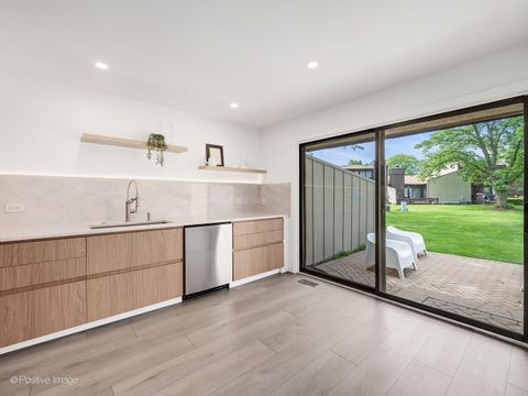 Tiny photo for 170 Cascade Drive, Indian Head Park, IL 60525 (MLS # 12653945)