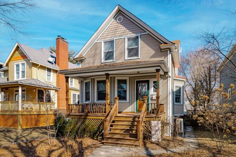 Tiny photo for 1032 Clinton Avenue, Oak Park, IL 60304 (MLS # 12575679)