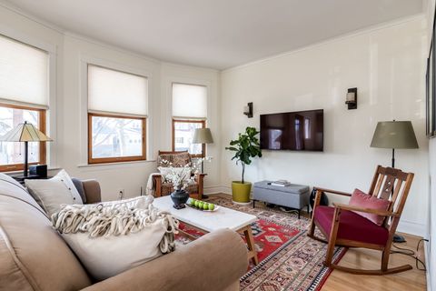 Tiny photo for 1032 Clinton Avenue, Oak Park, IL 60304 (MLS # 12575679)