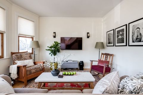 Tiny photo for 1032 Clinton Avenue, Oak Park, IL 60304 (MLS # 12575679)