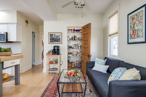 Tiny photo for 1032 Clinton Avenue, Oak Park, IL 60304 (MLS # 12575679)