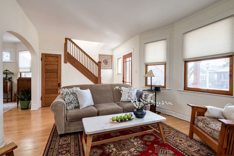 Tiny photo for 1032 Clinton Avenue, Oak Park, IL 60304 (MLS # 12575679)