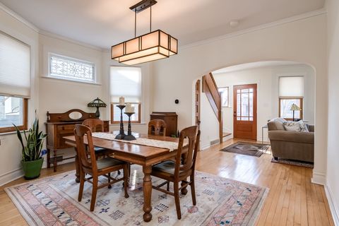 Tiny photo for 1032 Clinton Avenue, Oak Park, IL 60304 (MLS # 12575679)