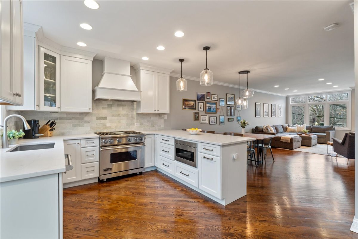 2709 N Janssen Avenue