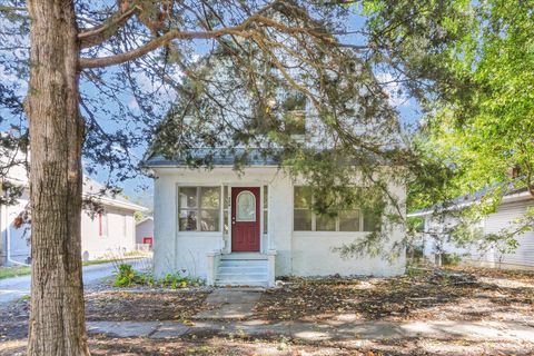 Photo of 306 S Cottage Grove Avenue, Urbana, IL 61802 (MLS # 12484771) Photo of 306 S Cottage Grove Avenue, Urbana, IL 61802 (MLS # 12484771)