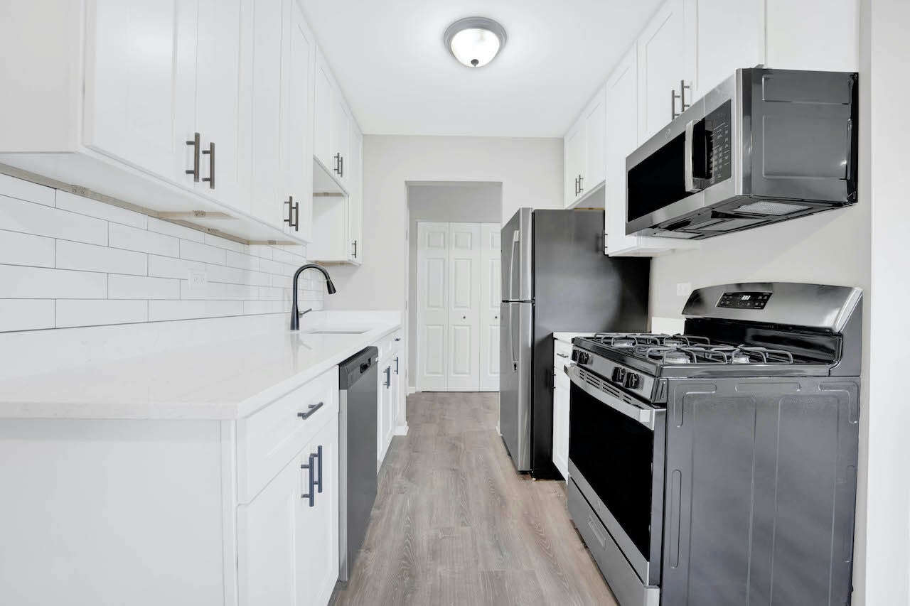 171 W 63rd Street B202