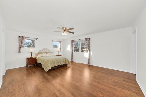 Tiny photo for 3505 Linneman Street, Glenview, IL 60025 (MLS # 12533899)