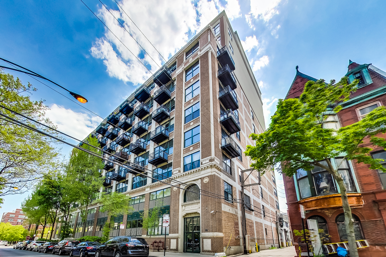 221 E Cullerton Street 920