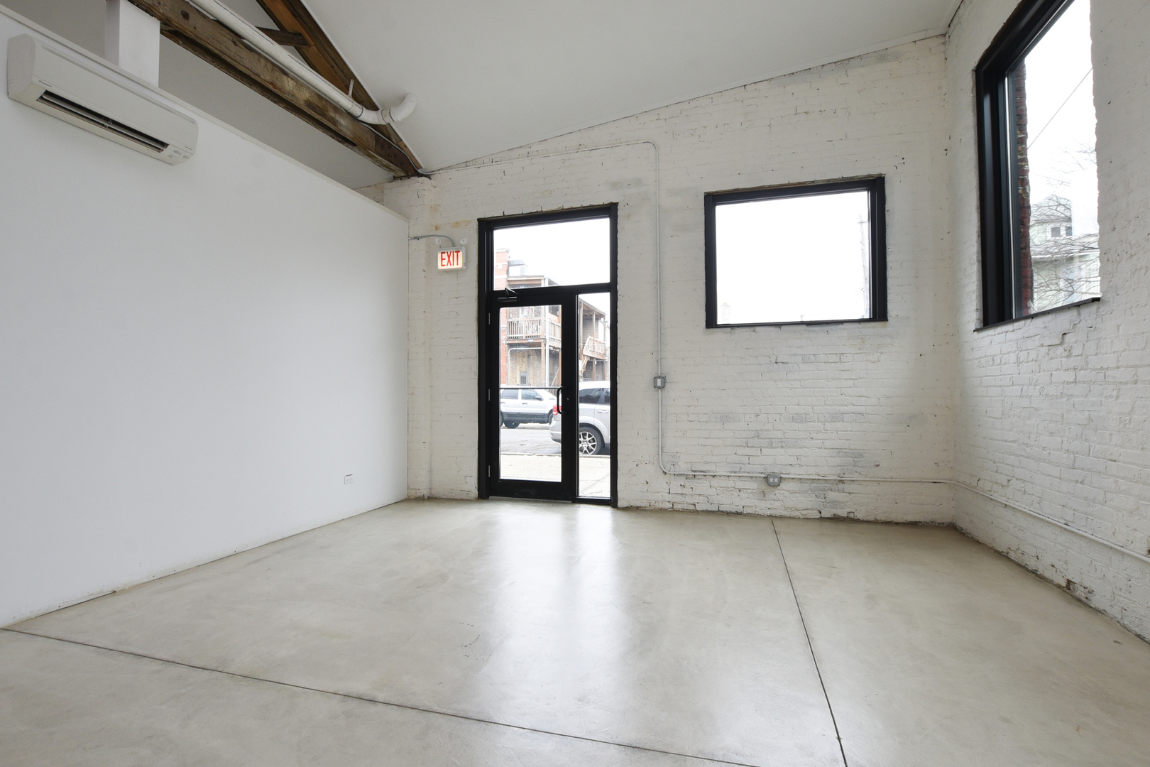 3801 W Fullerton Avenue 3R