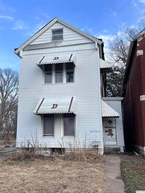 Tiny photo for 916 & 922 N 8th St., Quincy, IL 62301 (MLS # 12569800)