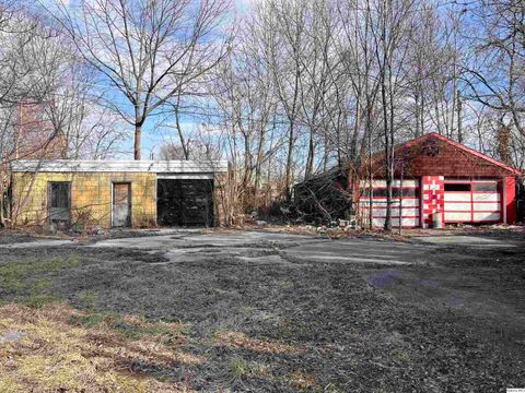 Tiny photo for 916 & 922 N 8th St., Quincy, IL 62301 (MLS # 12569800)