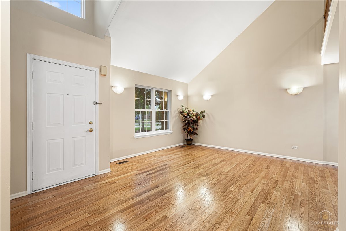 7 Eagle Court