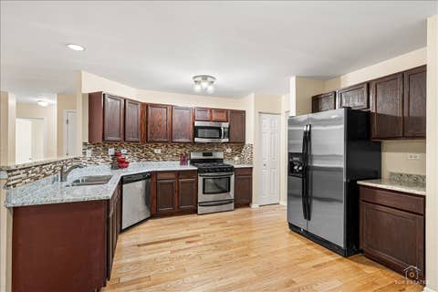 Tiny photo for 7 Eagle Court, Streamwood, IL 60107 (MLS # 12630021)