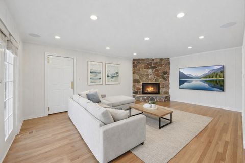 Tiny photo for 1500 Gordon Terrace, Deerfield, IL 60015 (MLS # 12548199)