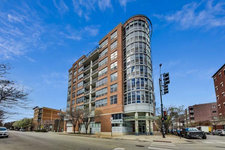 1200 W MONROE Street 607