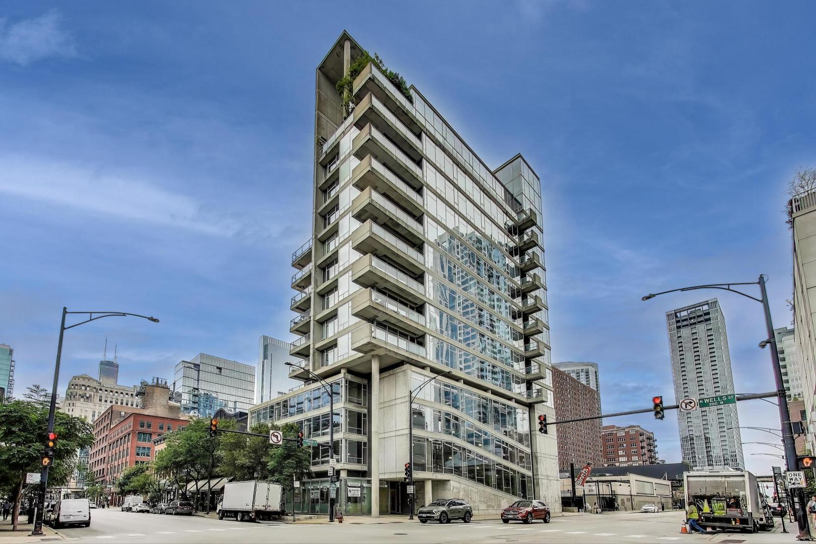 201 W Grand Avenue 501