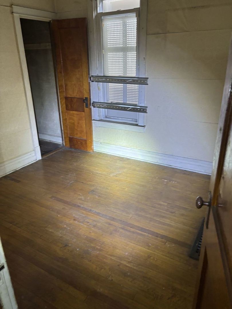 6331 S Winchester Avenue