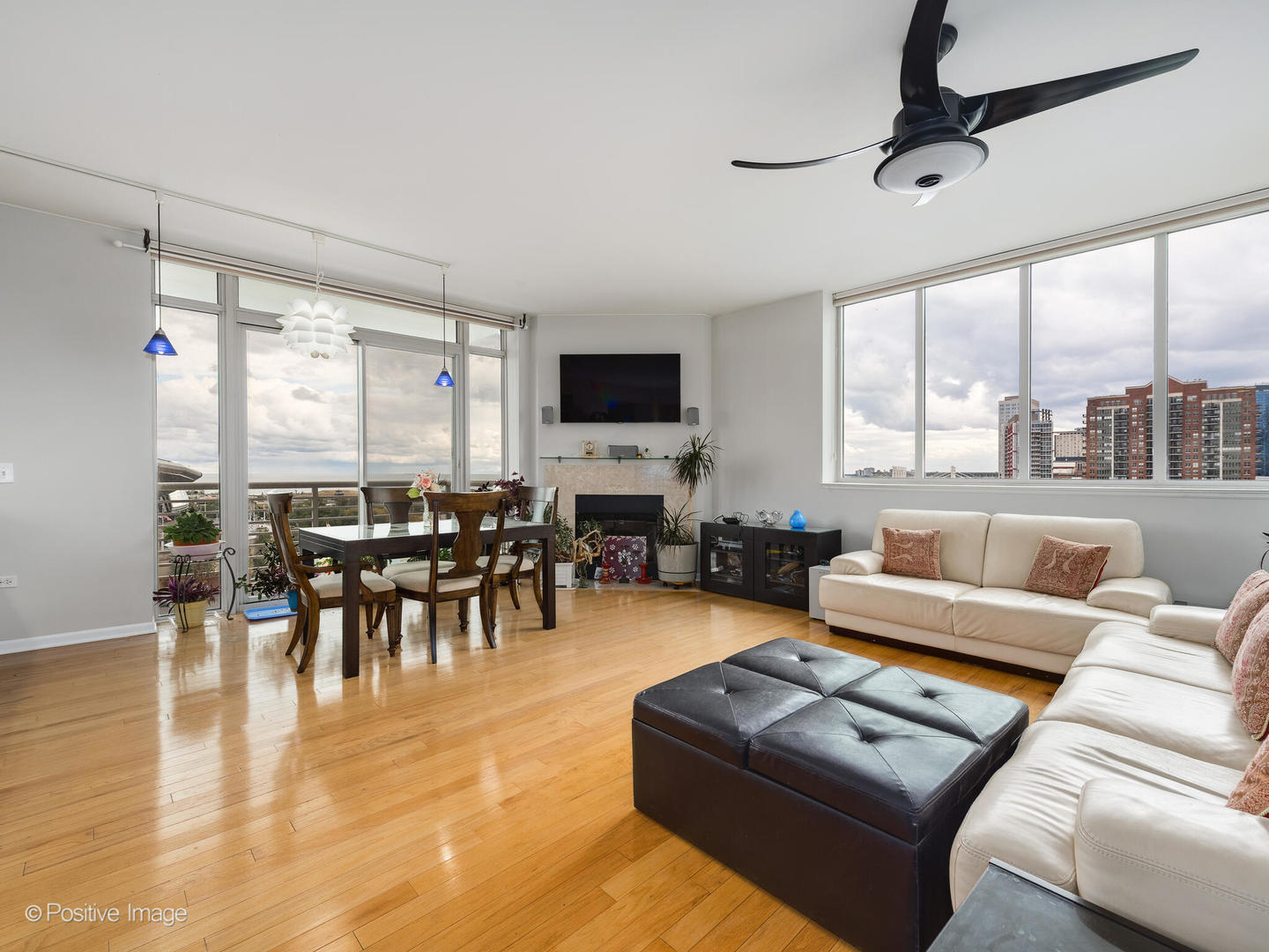 1515 S Prairie Avenue 1306