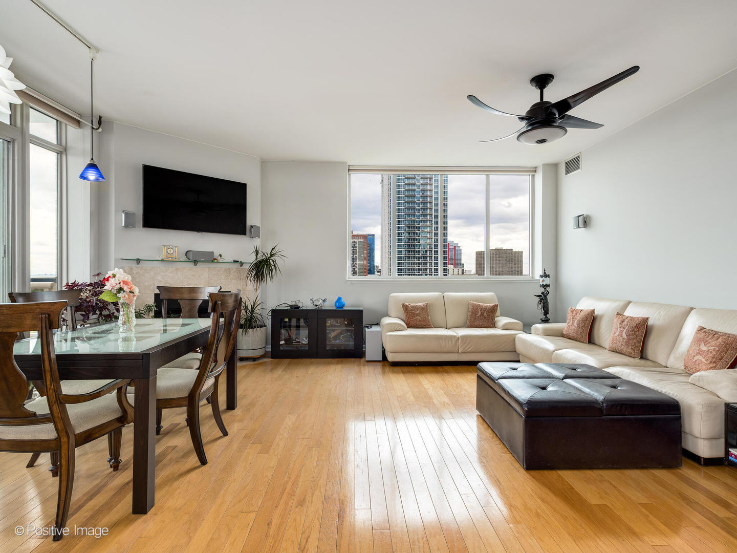 1515 S Prairie Avenue 1306