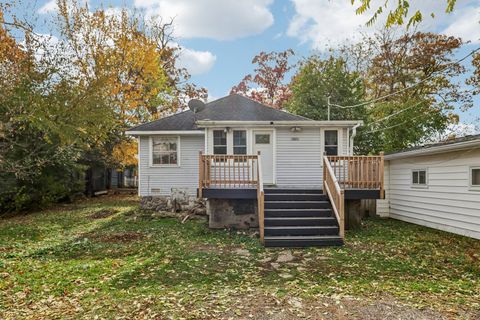 Photo of 18631 W Main Street, Grayslake, IL 60030 (MLS # 12513871)