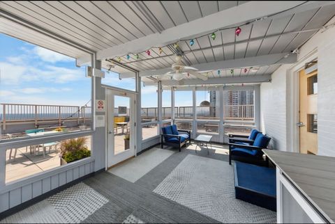 Tiny photo for 6157 N Sheridan Road #25A, Chicago, IL 60660 (MLS # 12498507)