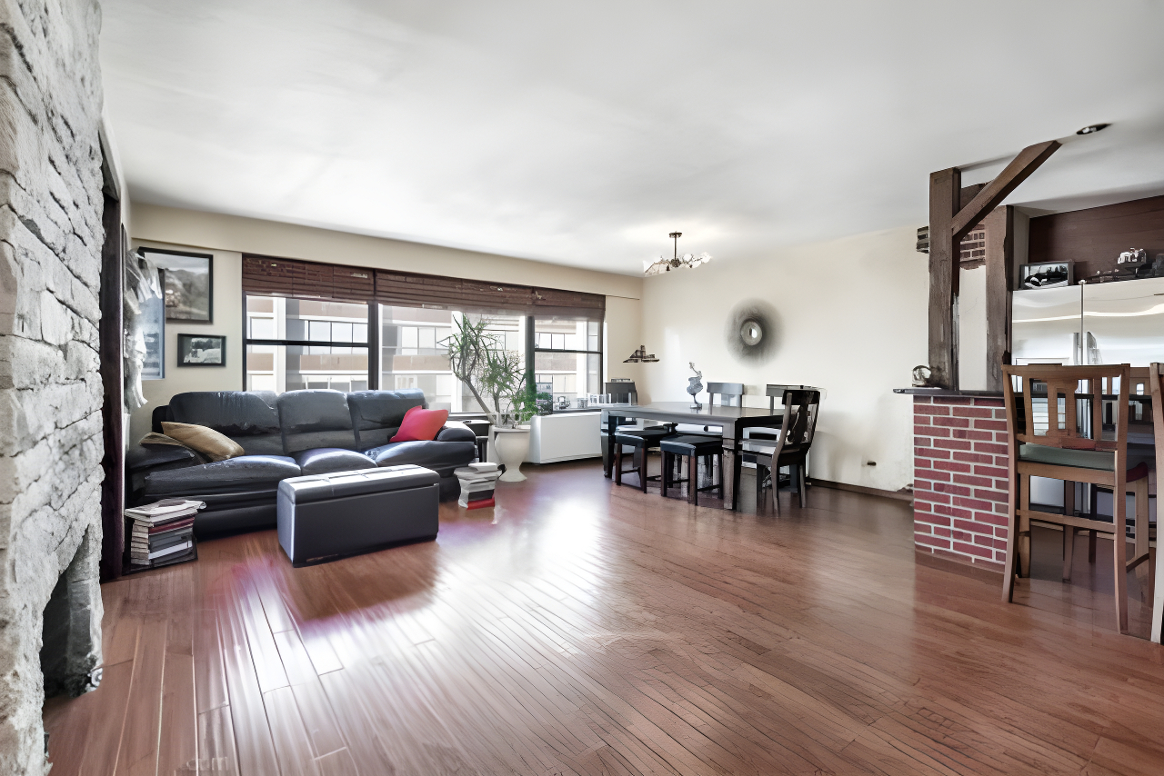 6157 N Sheridan Road 25A