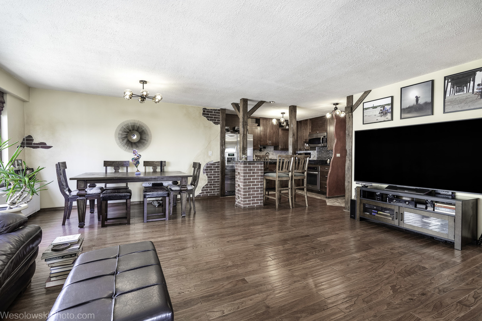 6157 N Sheridan Road 25A