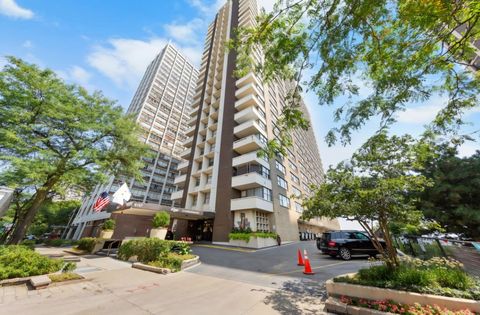 Photo of 6157 N Sheridan Road #25A, Chicago, IL 60660 (MLS # 12498507)