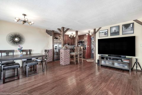 Tiny photo for 6157 N Sheridan Road #25A, Chicago, IL 60660 (MLS # 12498507)