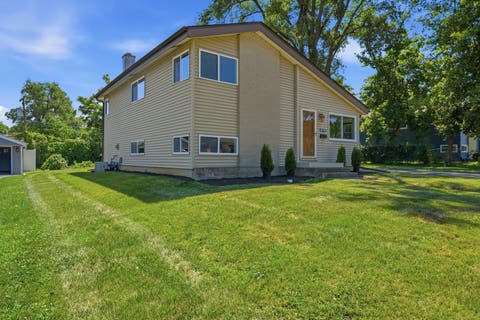 Tiny photo for 661 Easy Street, Glendale Heights, IL 60139 (MLS # 12716963)