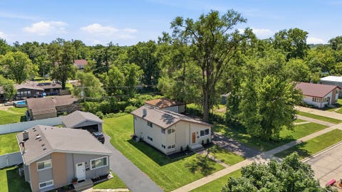 Tiny photo for 661 Easy Street, Glendale Heights, IL 60139 (MLS # 12716963)