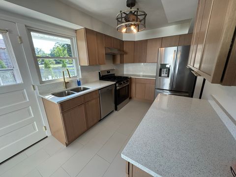 Tiny photo for 709 W Glencoe Road, Palatine, IL 60067 (MLS # 12558813)