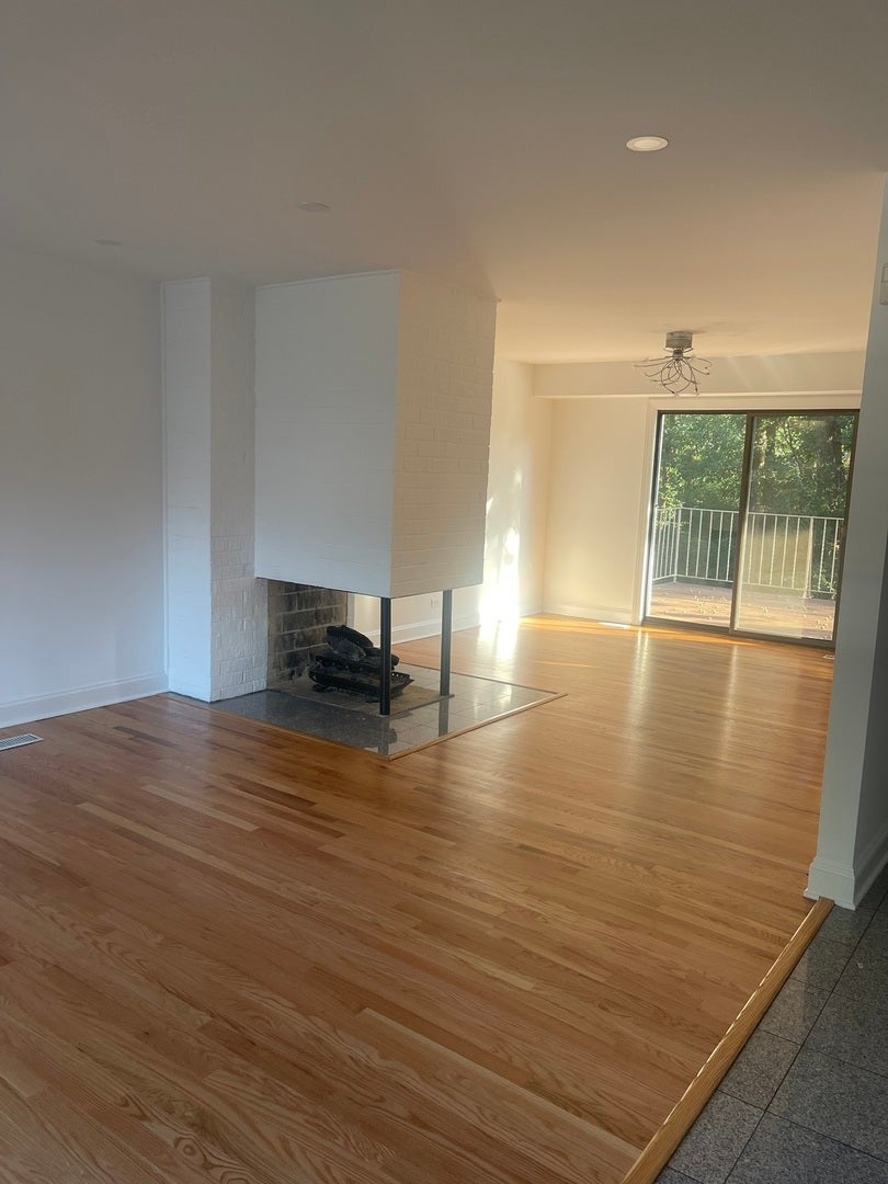 19W143 Avenue Rue Royal Avenue
