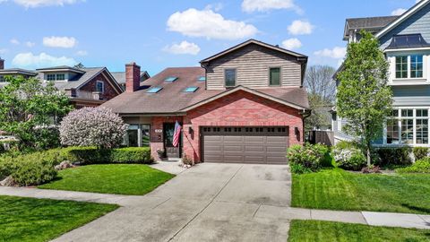 Photo of 404 Grand Boulevard, Park Ridge, IL 60068 (MLS # 12647619)