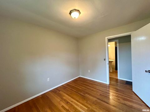 Tiny photo for 1275 E PARK Street, Carbondale, IL 62901 (MLS # EB459361)