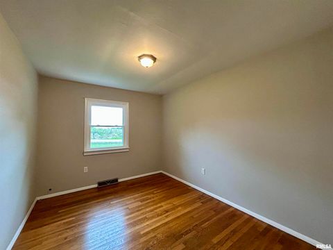 Tiny photo for 1275 E PARK Street, Carbondale, IL 62901 (MLS # EB459361)